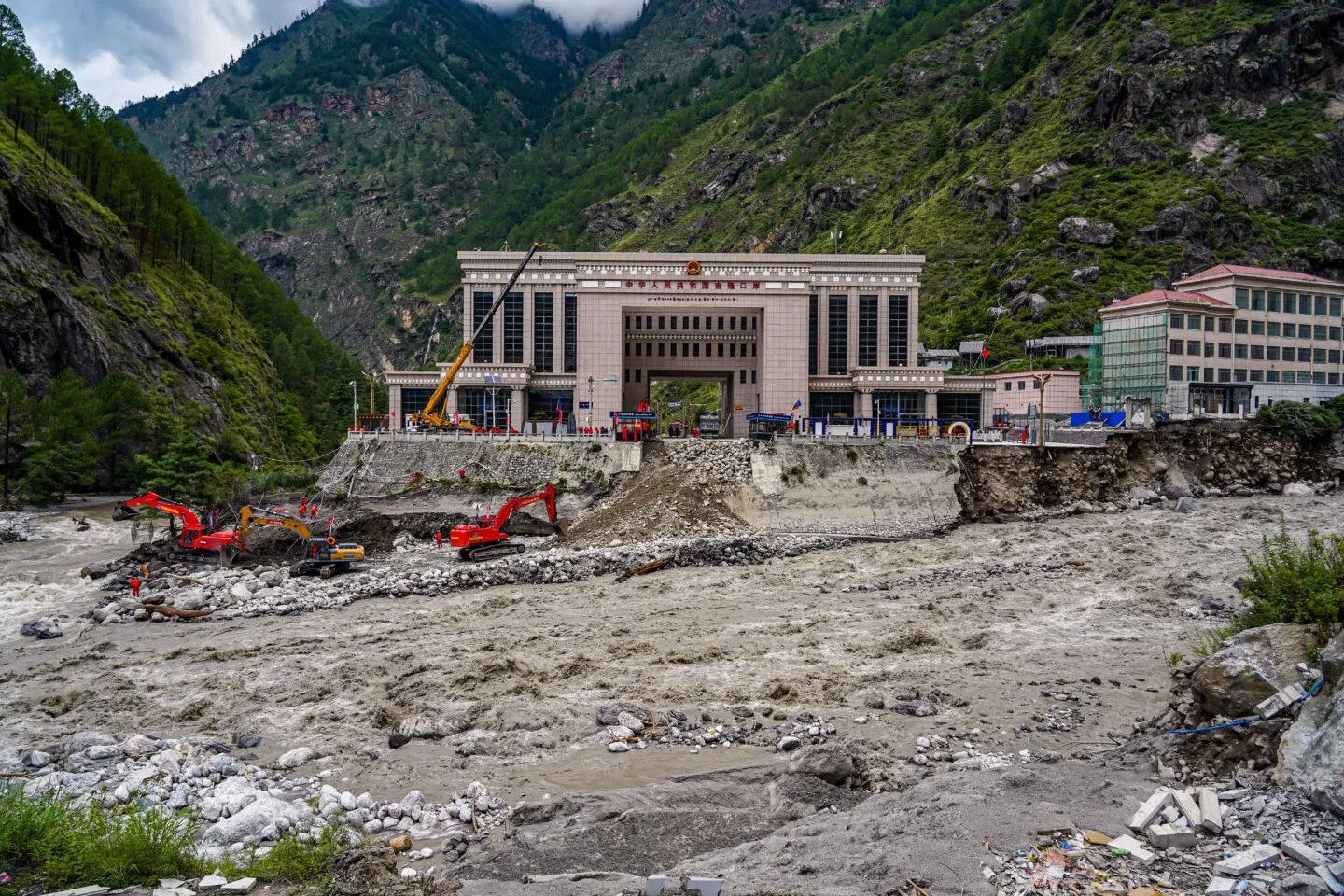 Nepal and China agree to cooperate on glacial lake flooding, as warming hikes threat